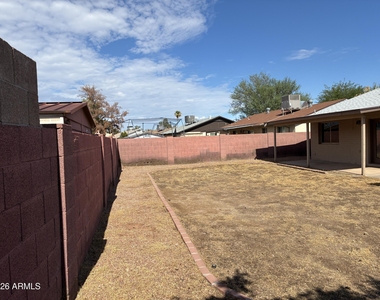 602 W Wickieup Lane - Photo Thumbnail 35