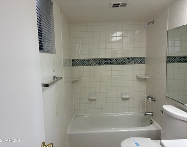 602 W Wickieup Lane - Photo Thumbnail 21