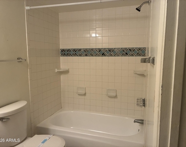602 W Wickieup Lane - Photo Thumbnail 29