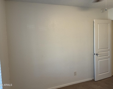 602 W Wickieup Lane - Photo Thumbnail 26