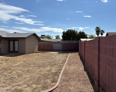 602 W Wickieup Lane - Photo Thumbnail 33