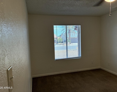 602 W Wickieup Lane - Photo Thumbnail 23