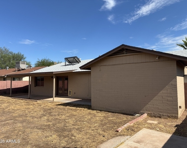 602 W Wickieup Lane - Photo Thumbnail 34