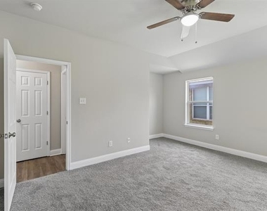 1702 La Caya Drive - Photo Thumbnail 14