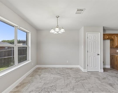 1702 La Caya Drive - Photo Thumbnail 7