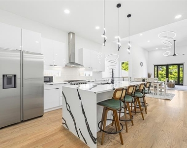 1521 N Haskell Avenue - Photo Thumbnail 14