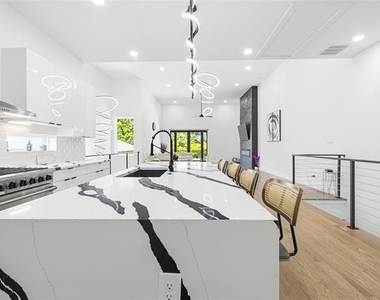1521 N Haskell Avenue - Photo Thumbnail 8