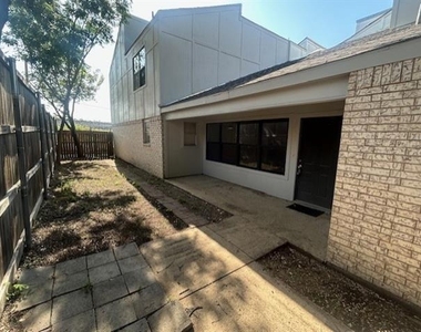401 Towne House Lane - Photo Thumbnail 14
