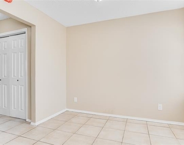 1044 Southmoor Drive - Photo Thumbnail 7