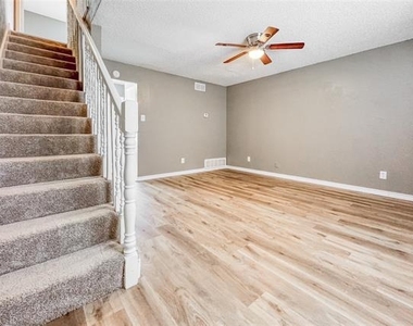 1044 Southmoor Drive - Photo Thumbnail 3