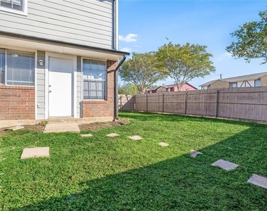 1044 Southmoor Drive - Photo Thumbnail 13