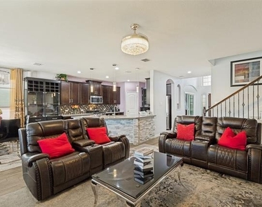 818 Blackhawk Drive - Photo Thumbnail 5