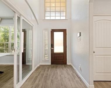 818 Blackhawk Drive - Photo Thumbnail 1