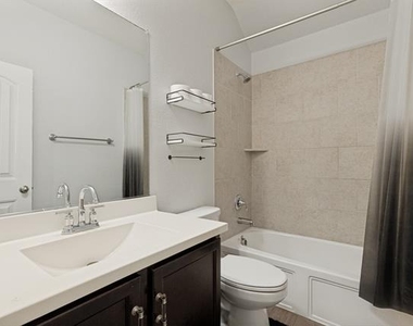 818 Blackhawk Drive - Photo Thumbnail 25