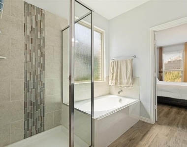 818 Blackhawk Drive - Photo Thumbnail 19