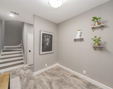 1717 Annex Avenue - Photo Thumbnail 5