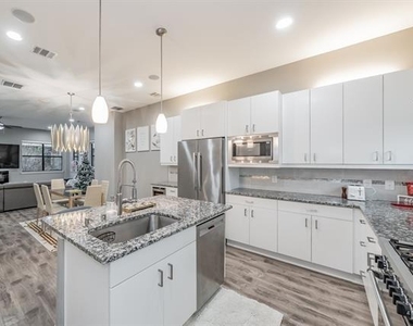 1717 Annex Avenue - Photo Thumbnail 12