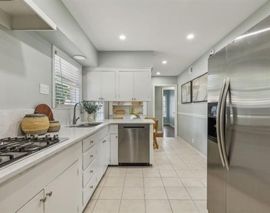 628 Ridgedale Drive - Photo Thumbnail 10