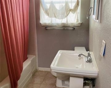 718 Crescent Street - Photo Thumbnail 10
