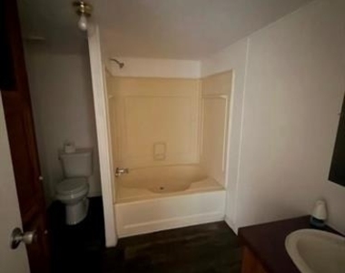 1620 E Reno Road - Photo Thumbnail 5