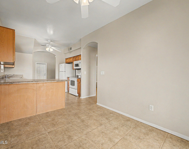 15237 S Moon Valley Road - Photo Thumbnail 15