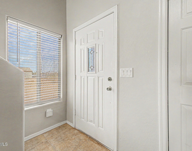 15237 S Moon Valley Road - Photo Thumbnail 7