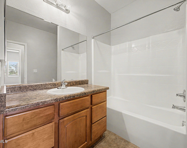 15237 S Moon Valley Road - Photo Thumbnail 22