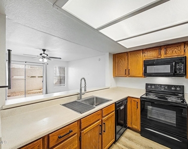 1331 W Baseline Road - Photo Thumbnail 12