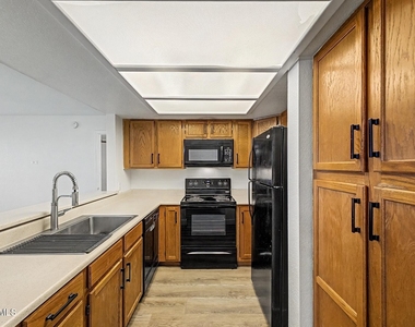 1331 W Baseline Road - Photo Thumbnail 13