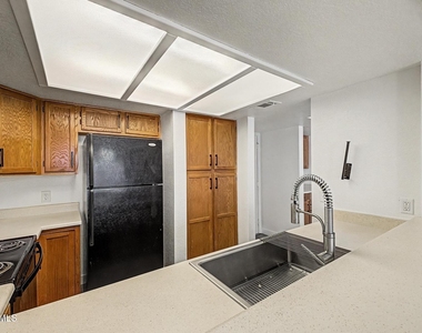 1331 W Baseline Road - Photo Thumbnail 14