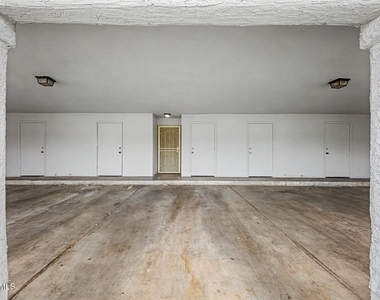 1331 W Baseline Road - Photo Thumbnail 23