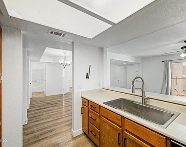 1331 W Baseline Road - Photo Thumbnail 11