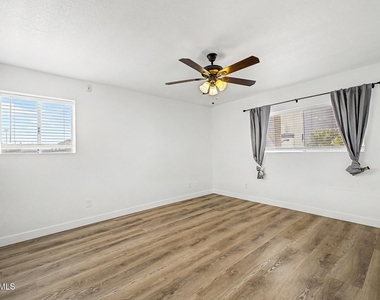 1331 W Baseline Road - Photo Thumbnail 20
