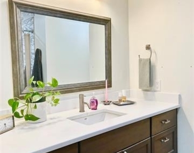 733 Morris Drive - Photo Thumbnail 3