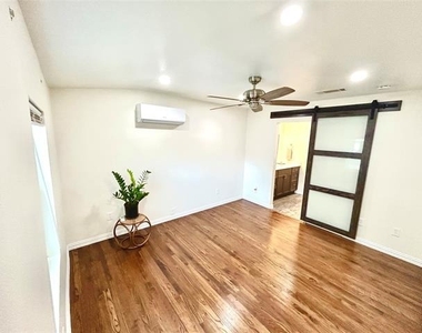 733 Morris Drive - Photo Thumbnail 2