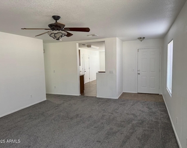 8144 W Watkins Street - Photo Thumbnail 7
