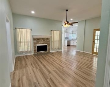 309 Catherine Street - Photo Thumbnail 3