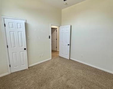 309 Catherine Street - Photo Thumbnail 21