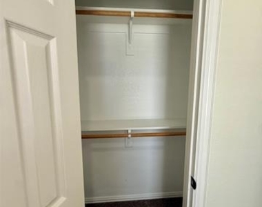 309 Catherine Street - Photo Thumbnail 26