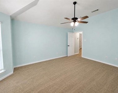 309 Catherine Street - Photo Thumbnail 11