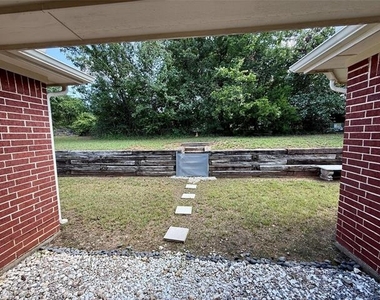 309 Catherine Street - Photo Thumbnail 28