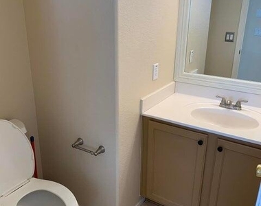 15071 W Heritage Oak Way - Photo Thumbnail 12