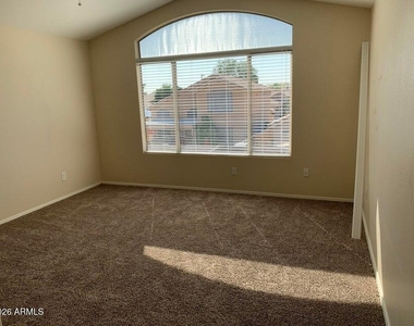 15071 W Heritage Oak Way - Photo Thumbnail 4