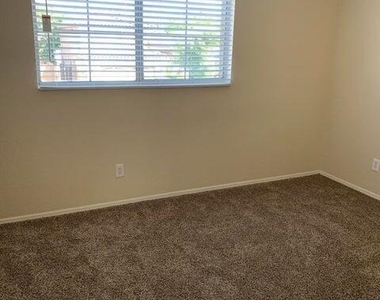 15071 W Heritage Oak Way - Photo Thumbnail 5