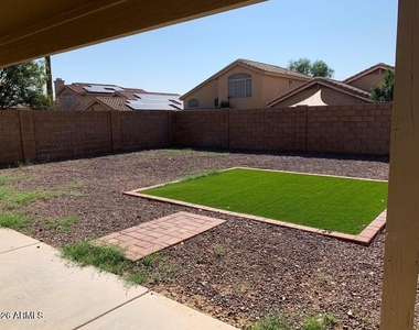 15071 W Heritage Oak Way - Photo Thumbnail 18