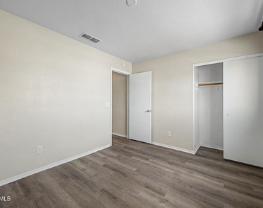 15071 W Heritage Oak Way - Photo Thumbnail 21