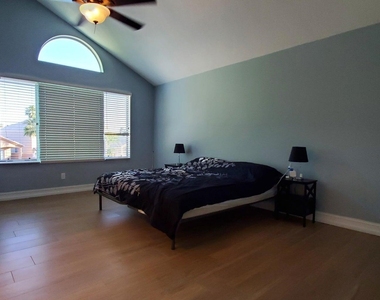 1301 W Windrift Way - Photo Thumbnail 27