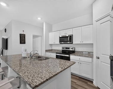 13435 Wembley Heights Drive - Photo Thumbnail 8