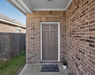 13435 Wembley Heights Drive - Photo Thumbnail 4