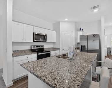 13435 Wembley Heights Drive - Photo Thumbnail 9